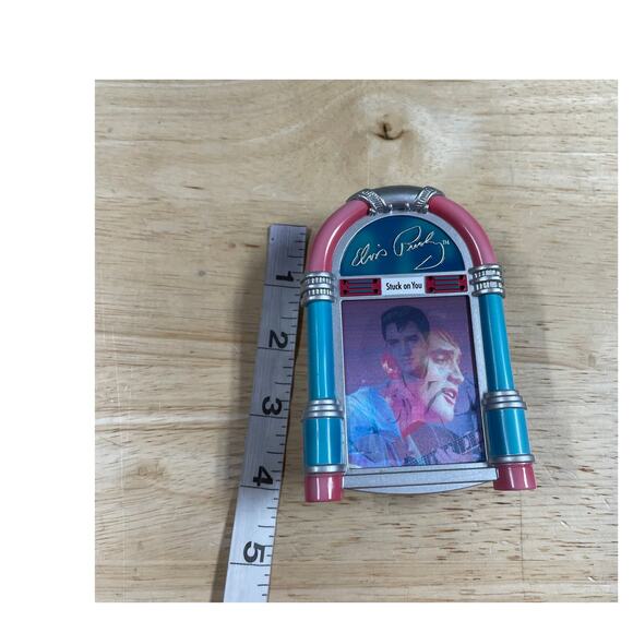 2006 Elvis Presley Jukebox Lenticular Face Stuck On You Sound Ornament GUC Works - Picture 8 of 8